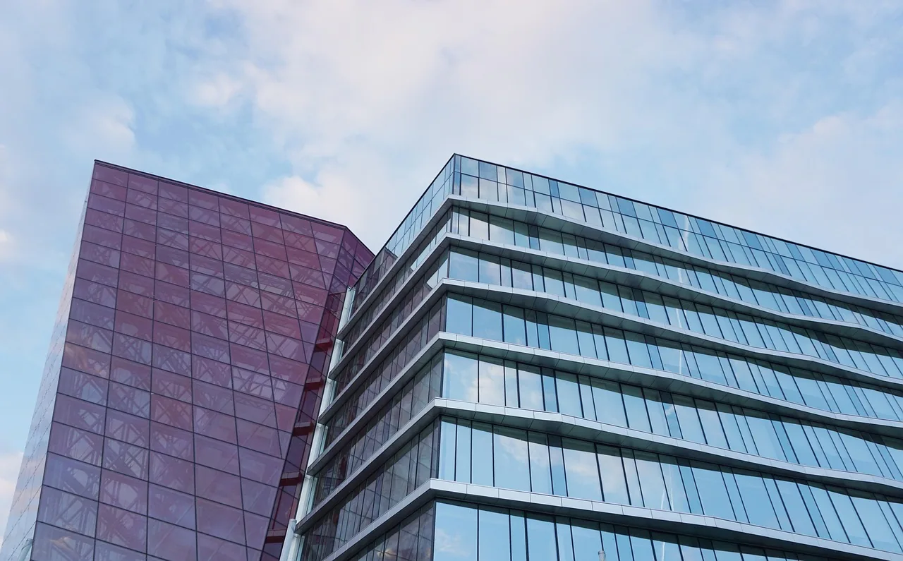 Commercial real estate cap rate analysis building